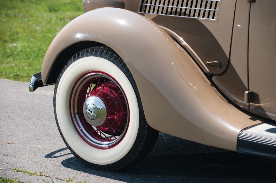  Ford DeLuxe Phaeton 1935 года  (фото 26 из 33)